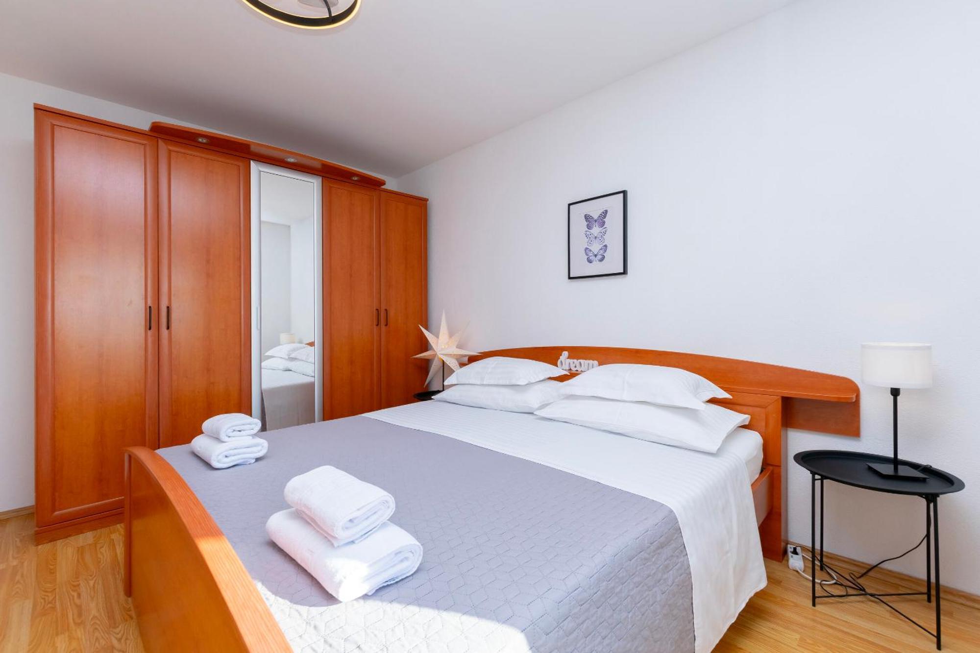 Apartments Marijo Baška Voda Buitenkant foto